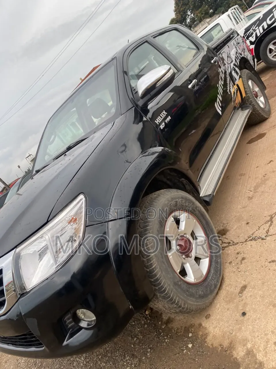 Toyota Hilux SR 4x4 2014 Black