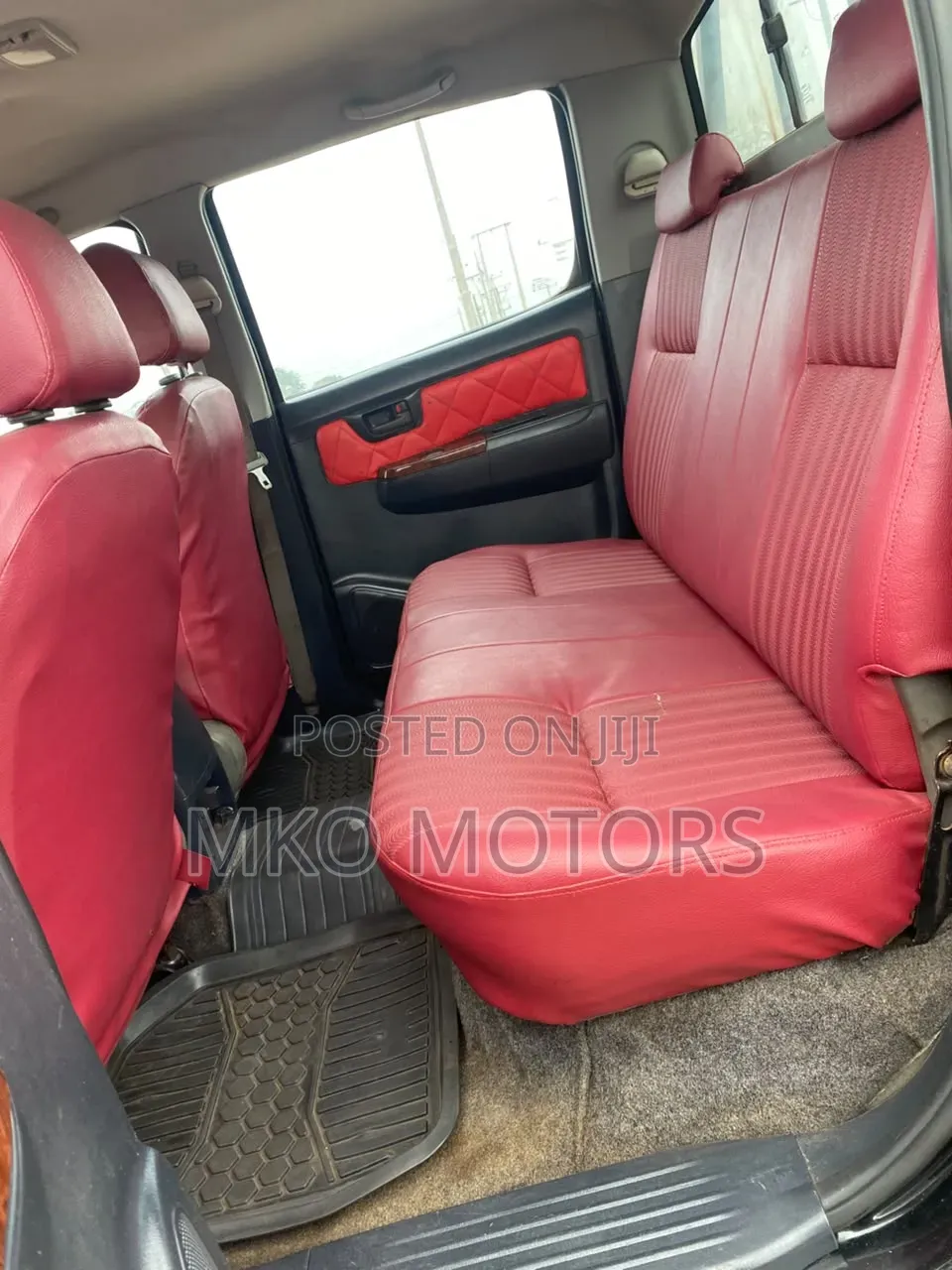 Toyota Hilux SR 4x4 2014 Black