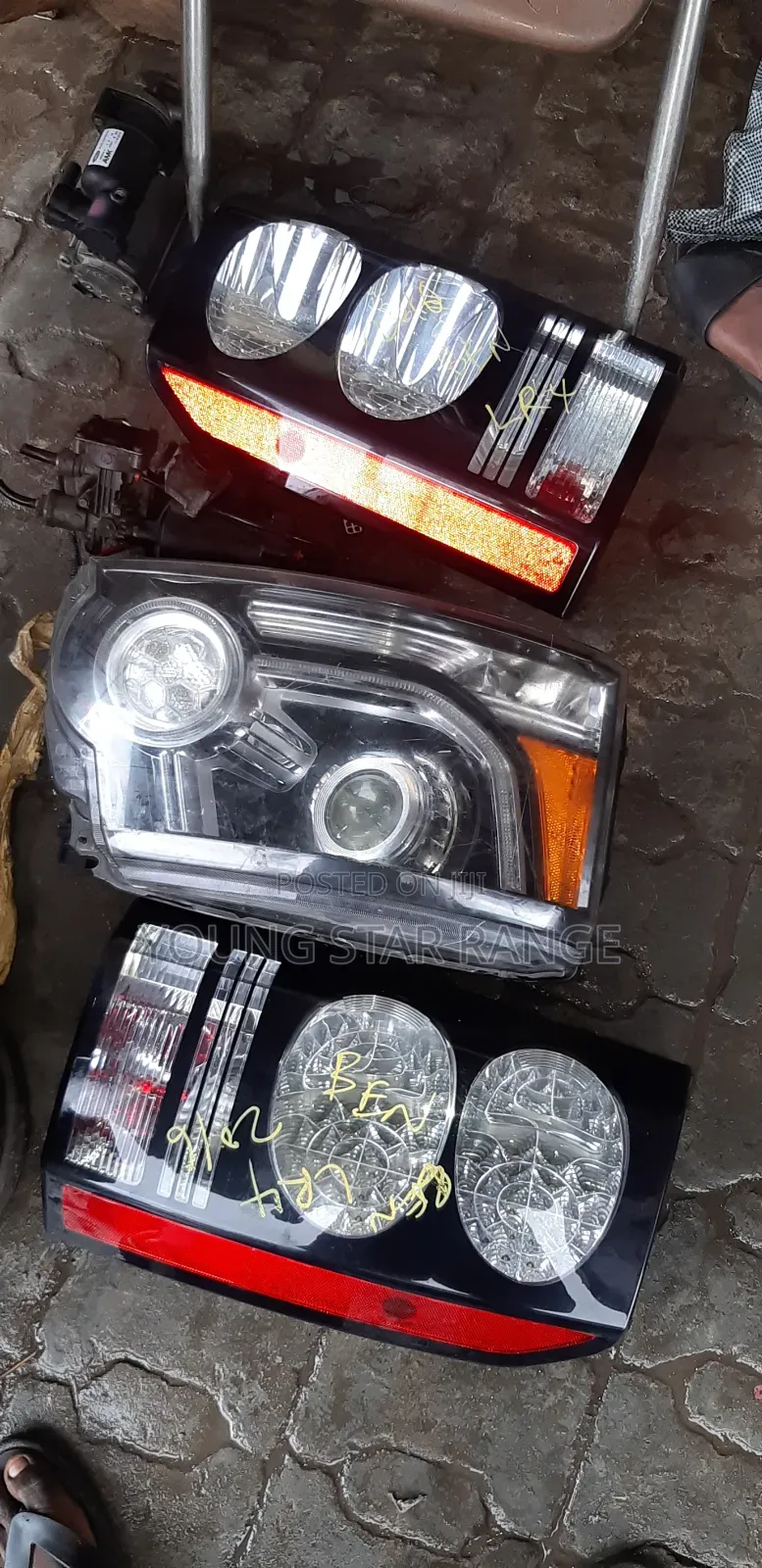 Land Rover LR4 Headlight and Rear Light