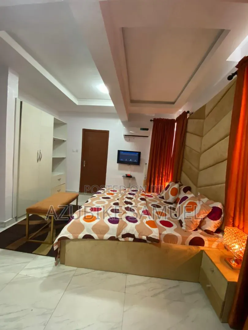 Furnished 3bdrm Apartment in Victoria Insland, Adeola Odeku for rent