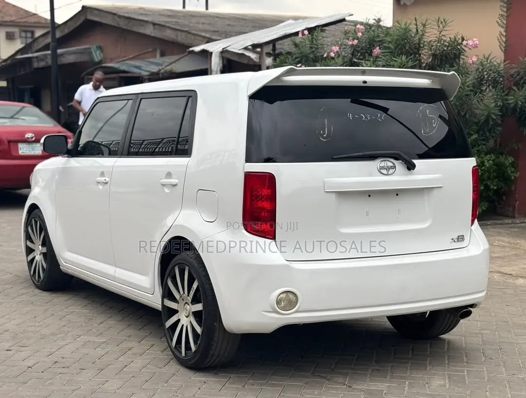 Scion xB Base 2009 White