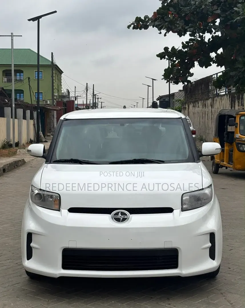 Scion xB Base 2009 White