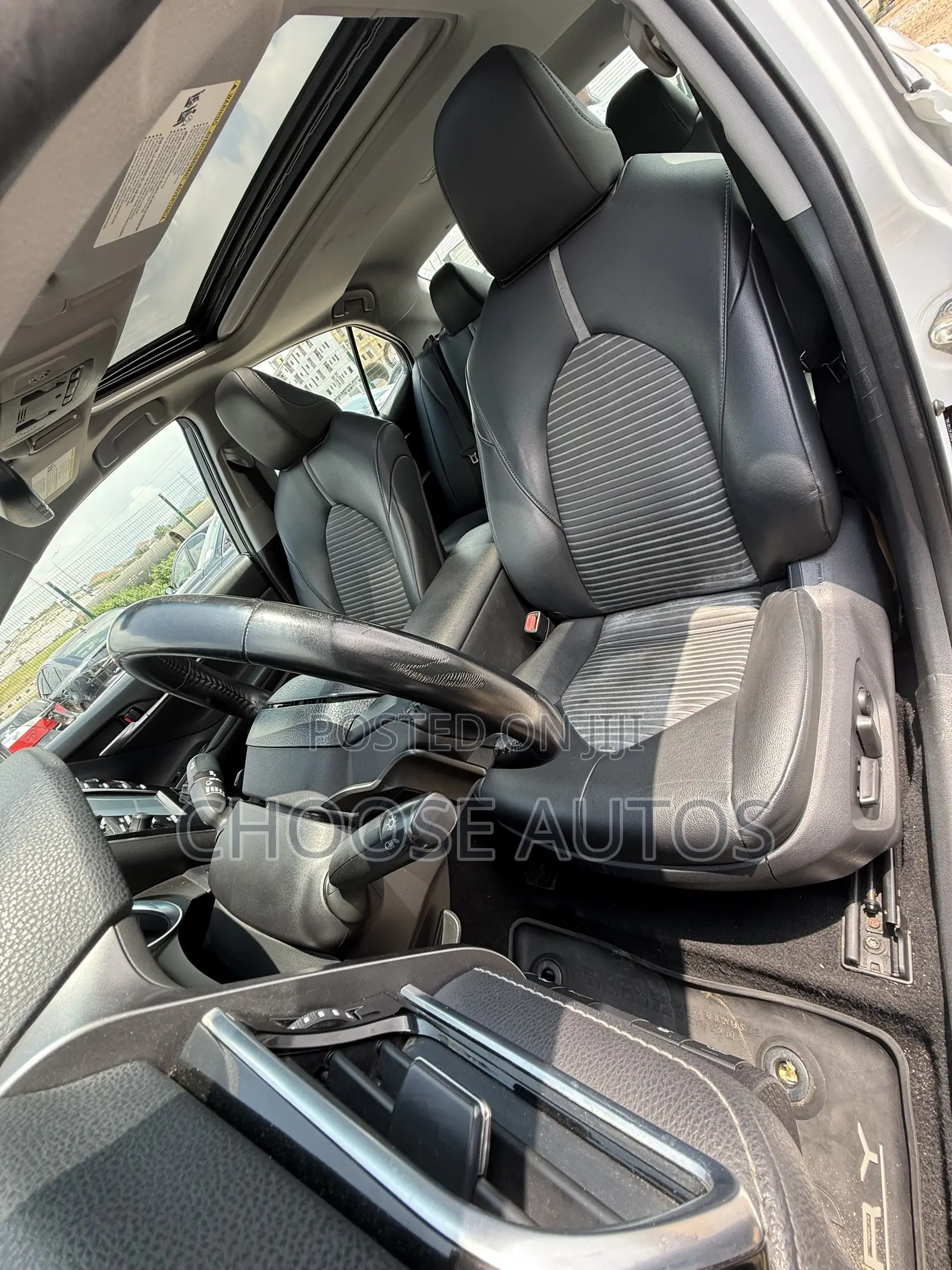 Toyota Camry XSE FWD (2.5L 4cyl 8AM) 2018 White