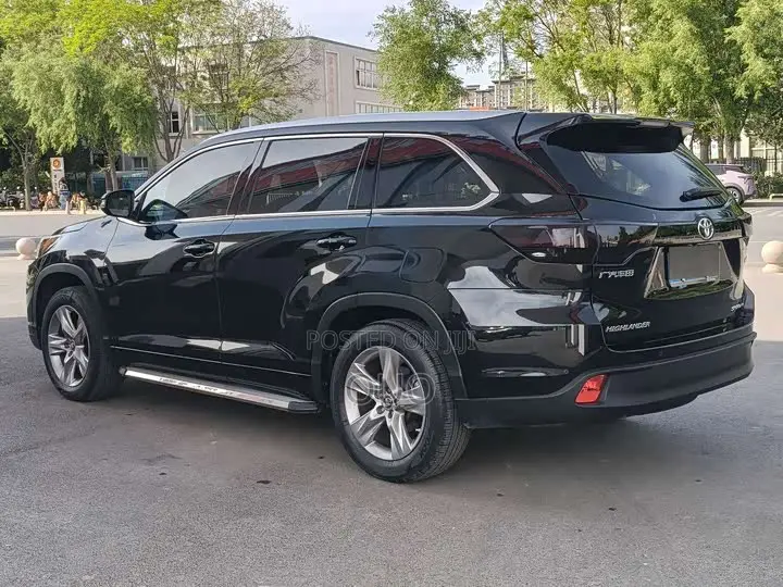Toyota Highlander 2018 Blue