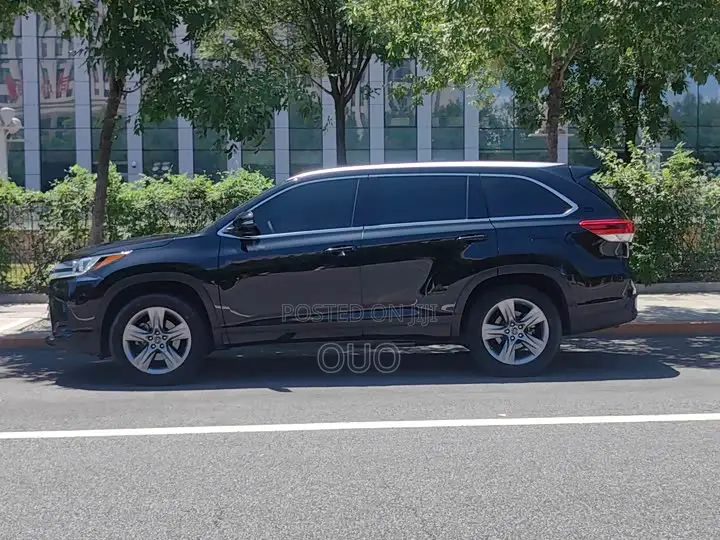 Toyota Highlander 2021 Black