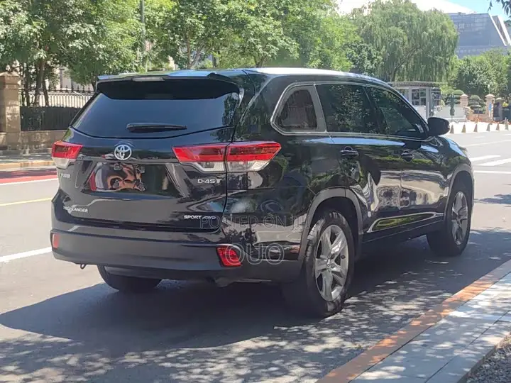 Toyota Highlander 2021 Black