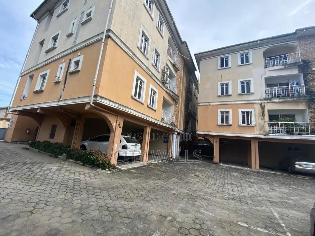 3bdrm Block of Flats in Victoria Island Extension for sale