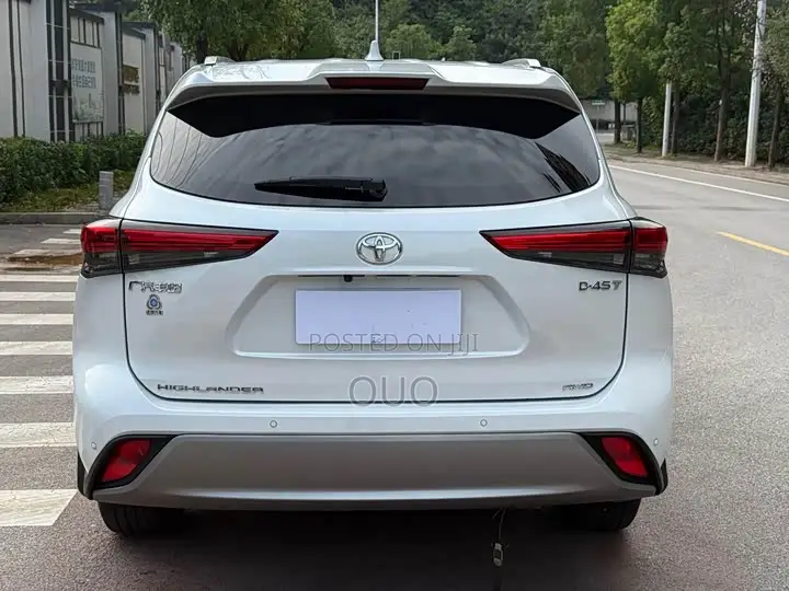 Toyota Highlander 2022 White