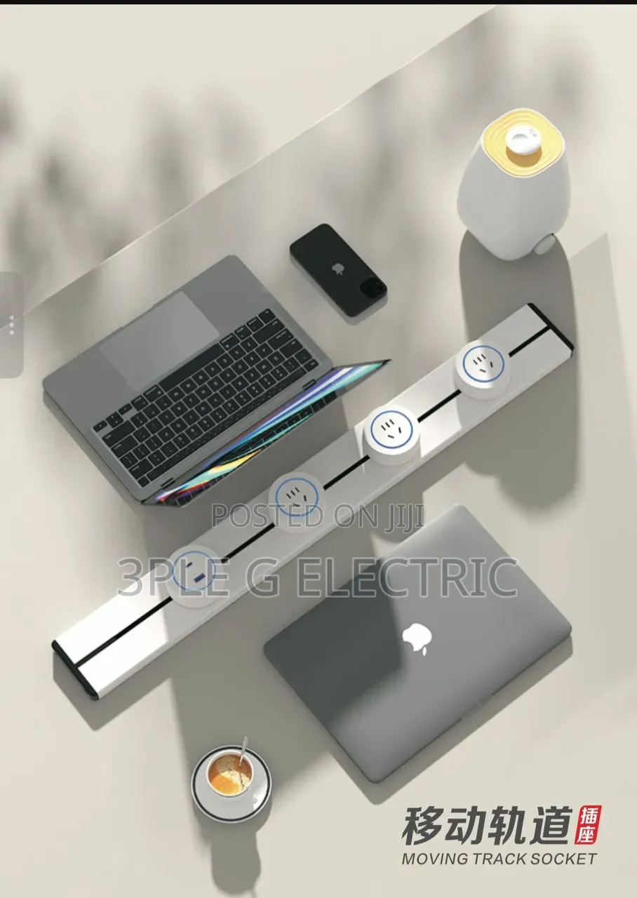 Moving Track Socket