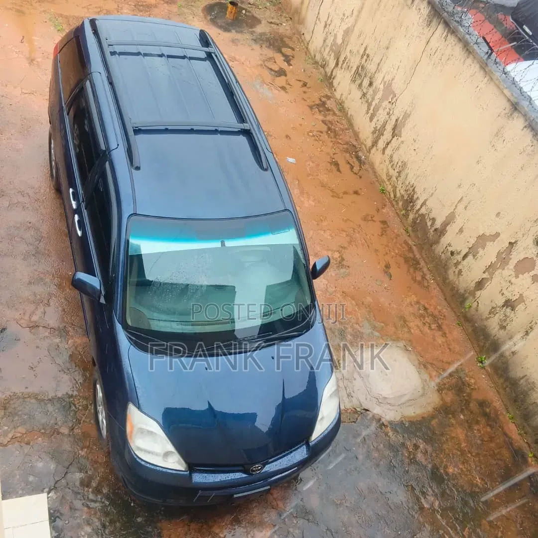 Toyota Sienna 2005 Blue