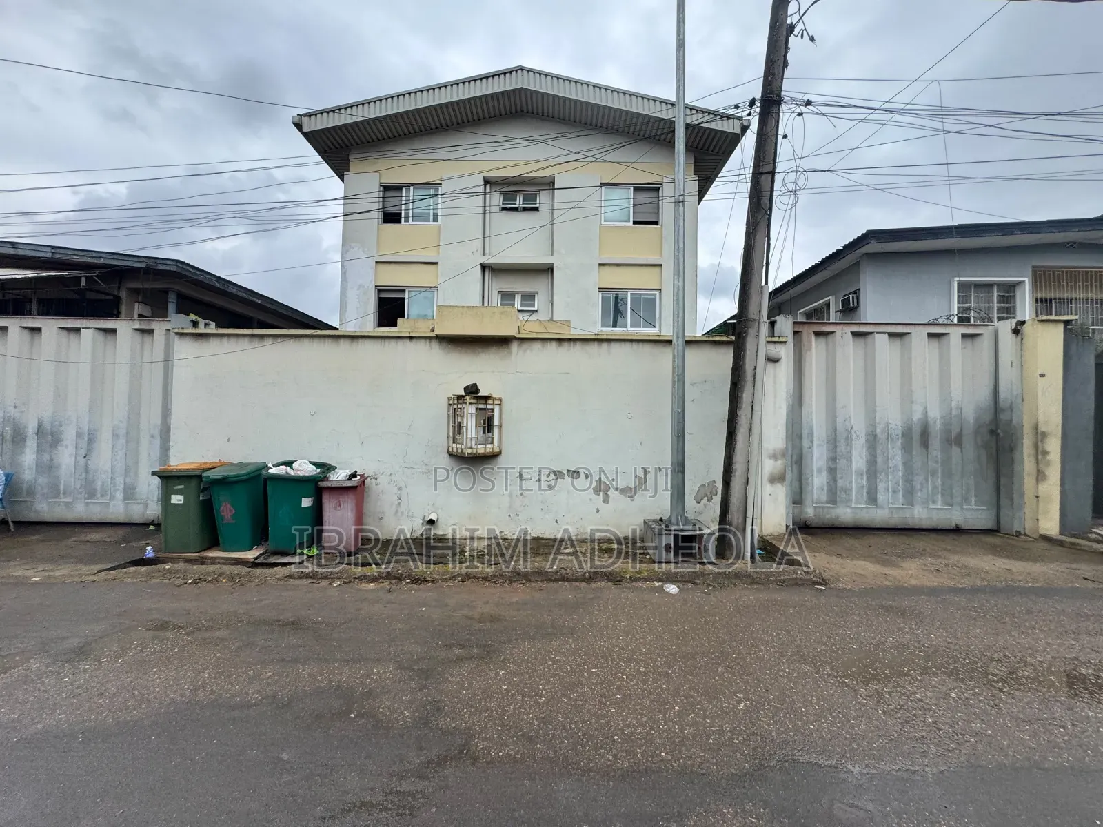 2bdrm Block of Flats in Ilupeju for sale