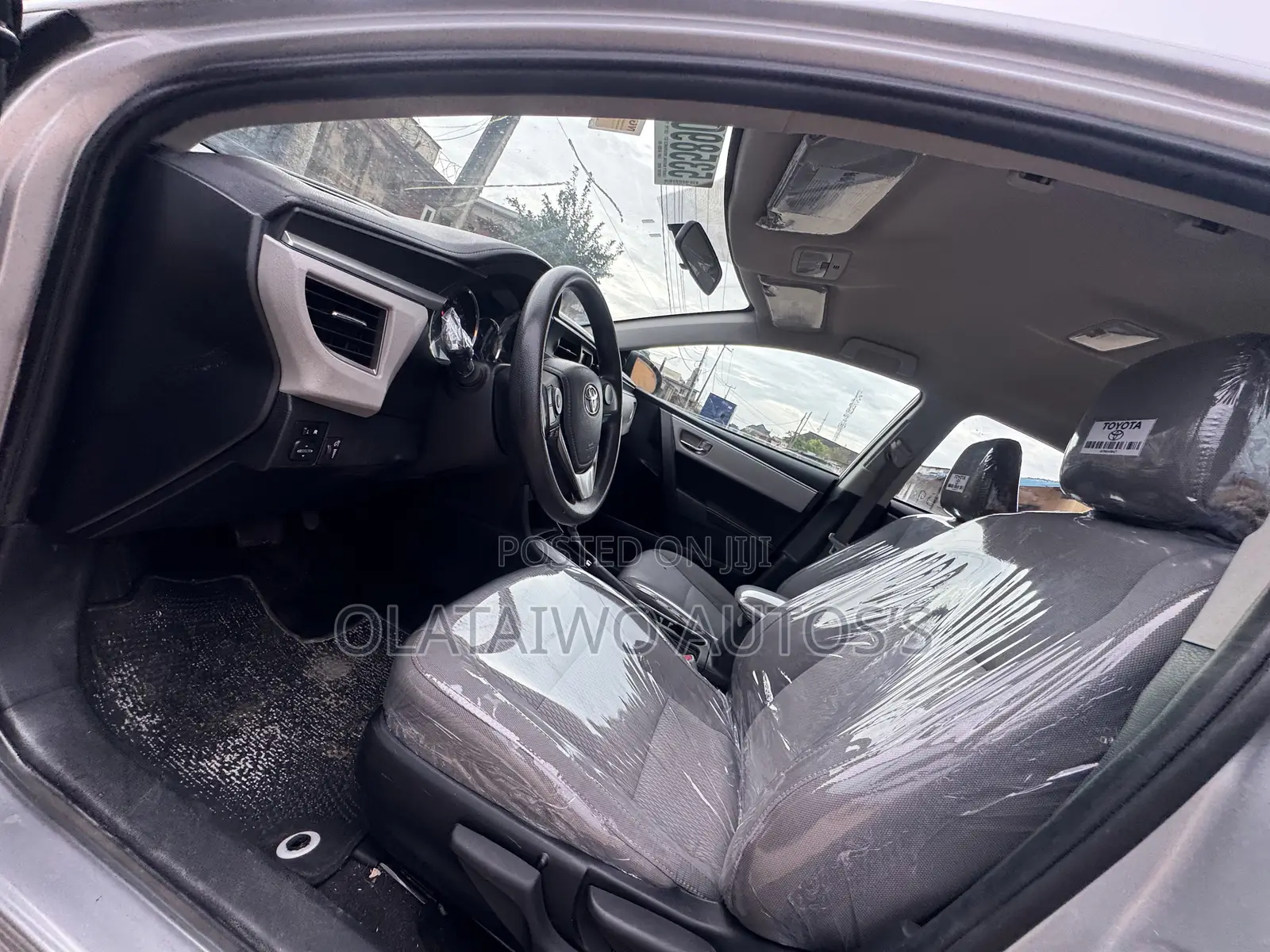 Toyota Corolla LE Eco 4dr Sedan (1.8L 4cyl CVT) 2014 Silver