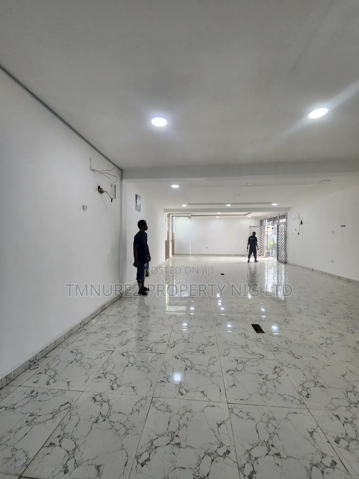 Big Shop Showroom for Rent at Lekki Phase1 Admiralty