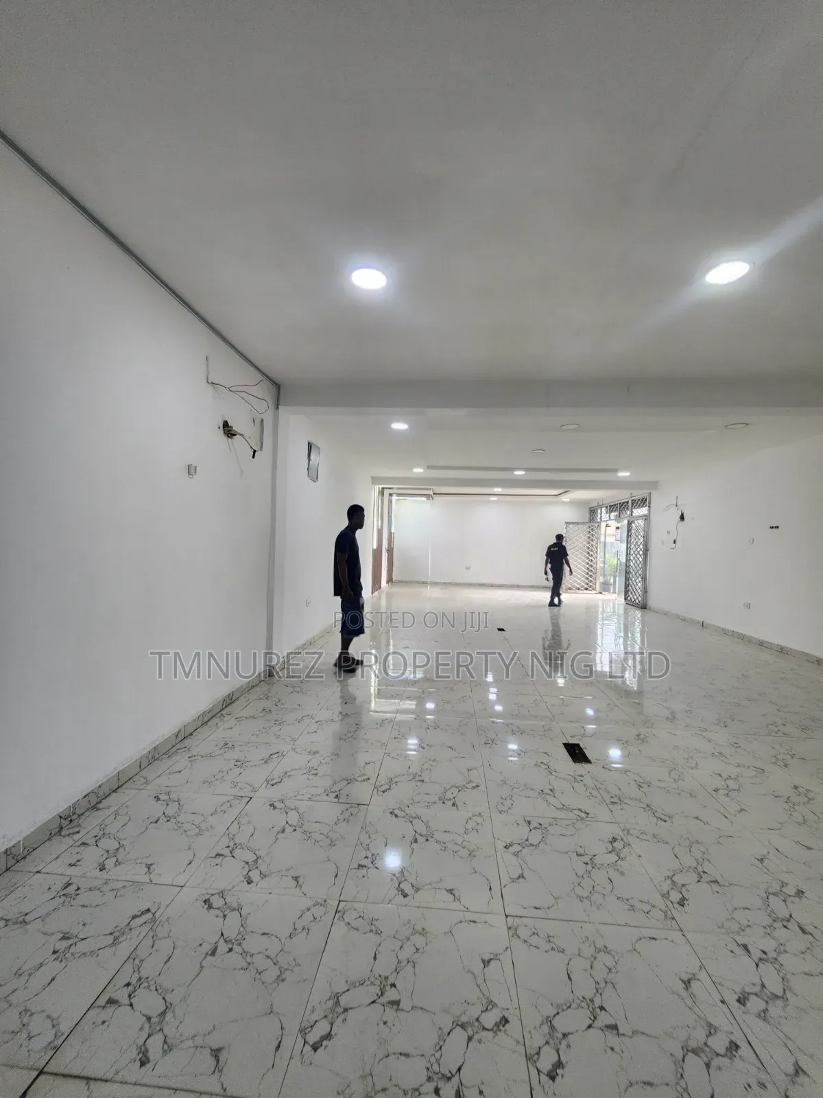 Big Shop Showroom for Rent at Lekki Phase1 Admiralty