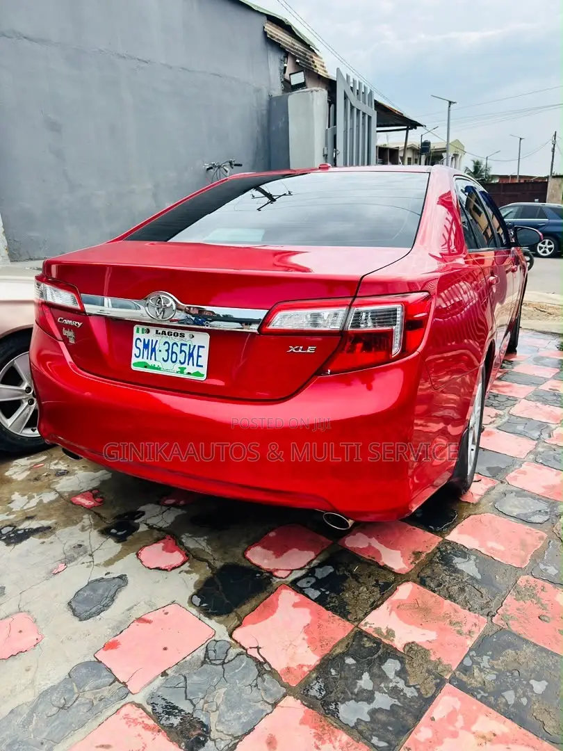 Toyota Camry XLE V6 4dr Sedan (3.5L 6cyl 6A) 2013 Red
