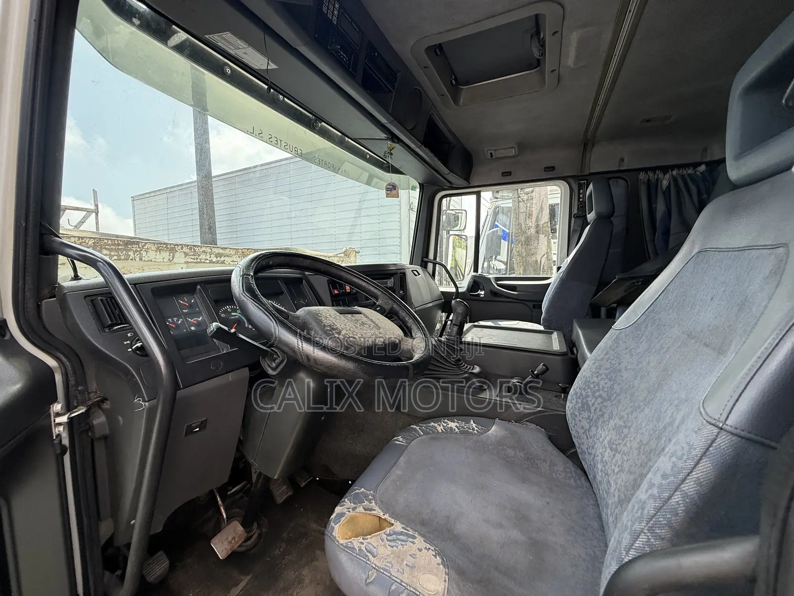 Foreign Used Volvo FL250 Refrigerator Truck.