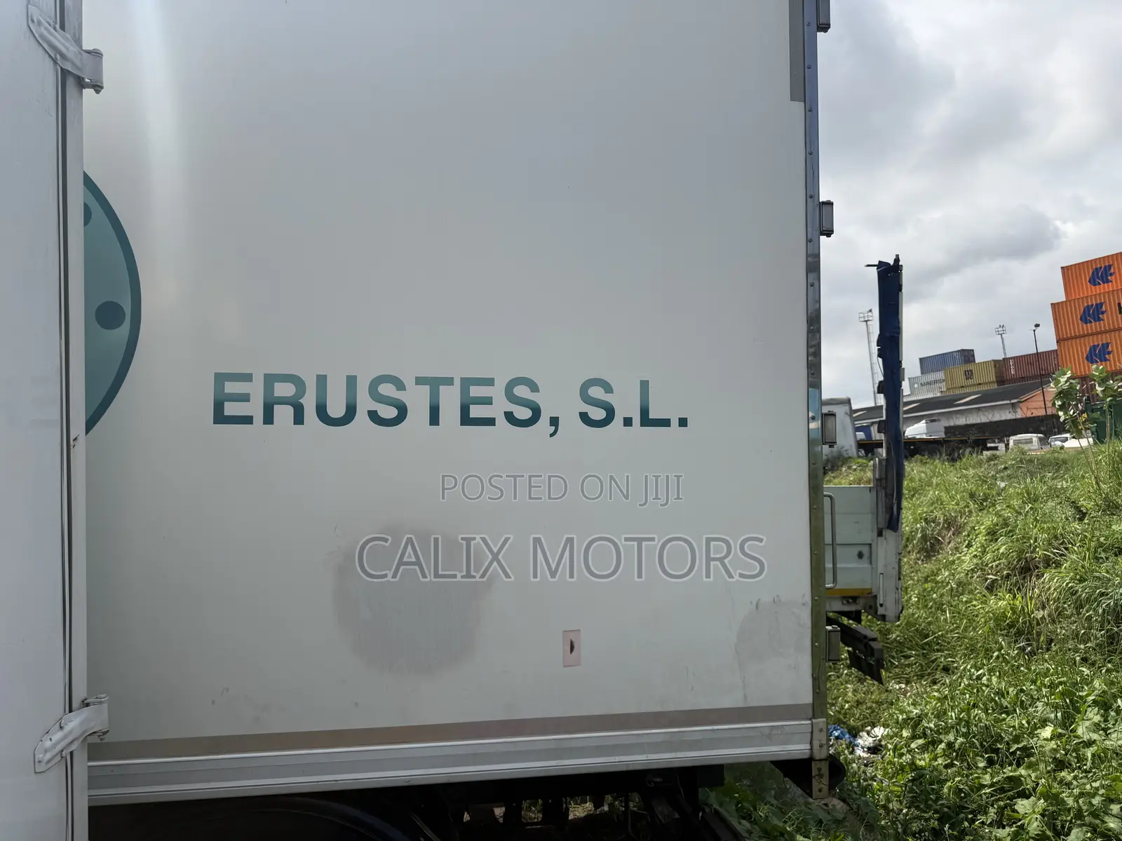 Foreign Used Volvo FL250 Refrigerator Truck.