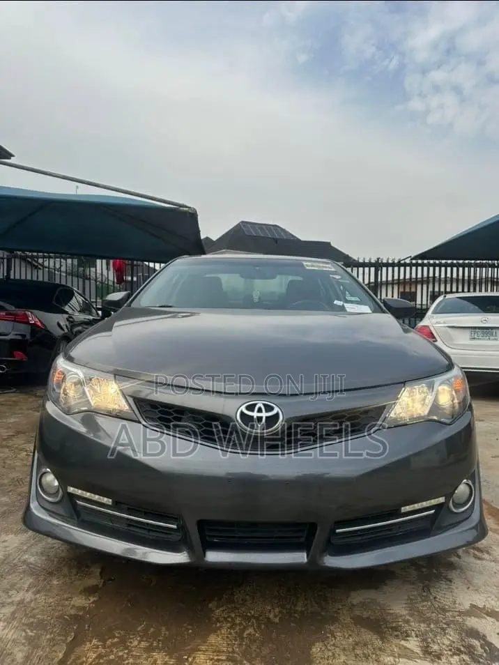 Toyota Camry 2012 Gray