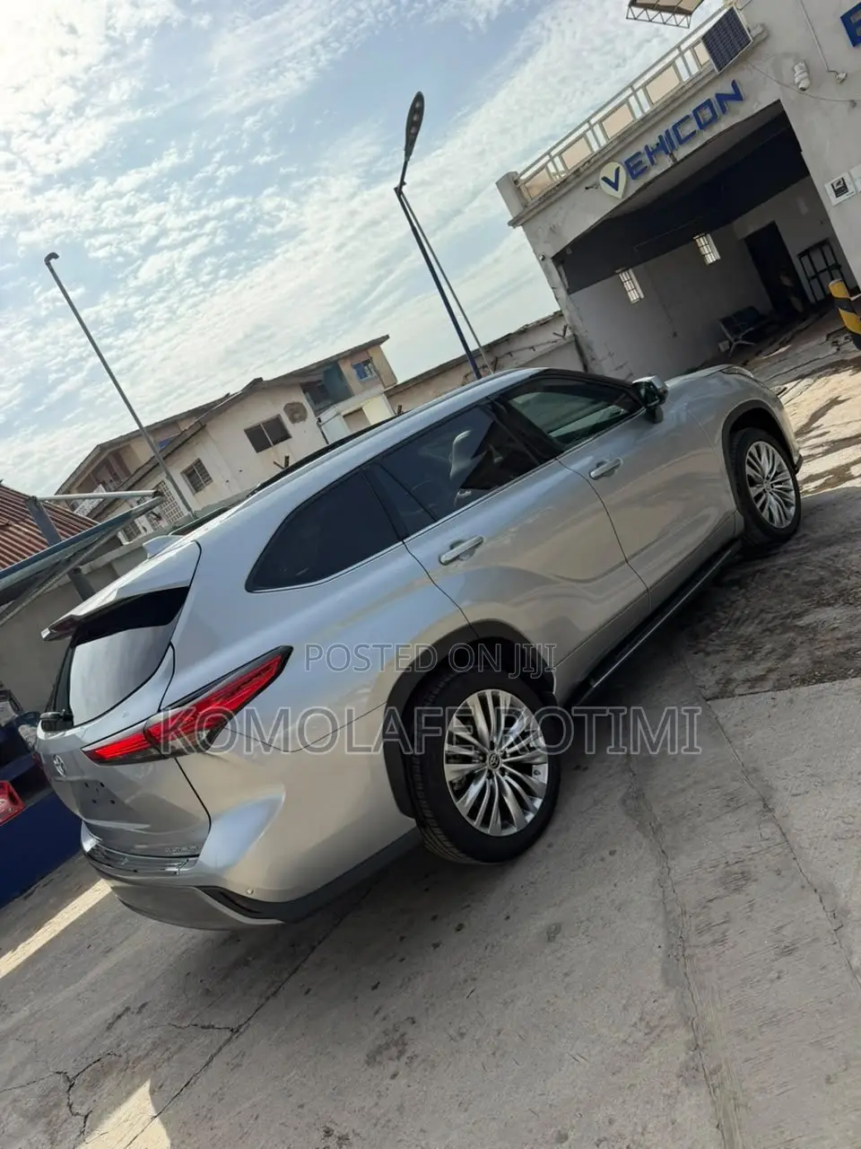 Toyota Highlander Platinum AWD 2024 Silver