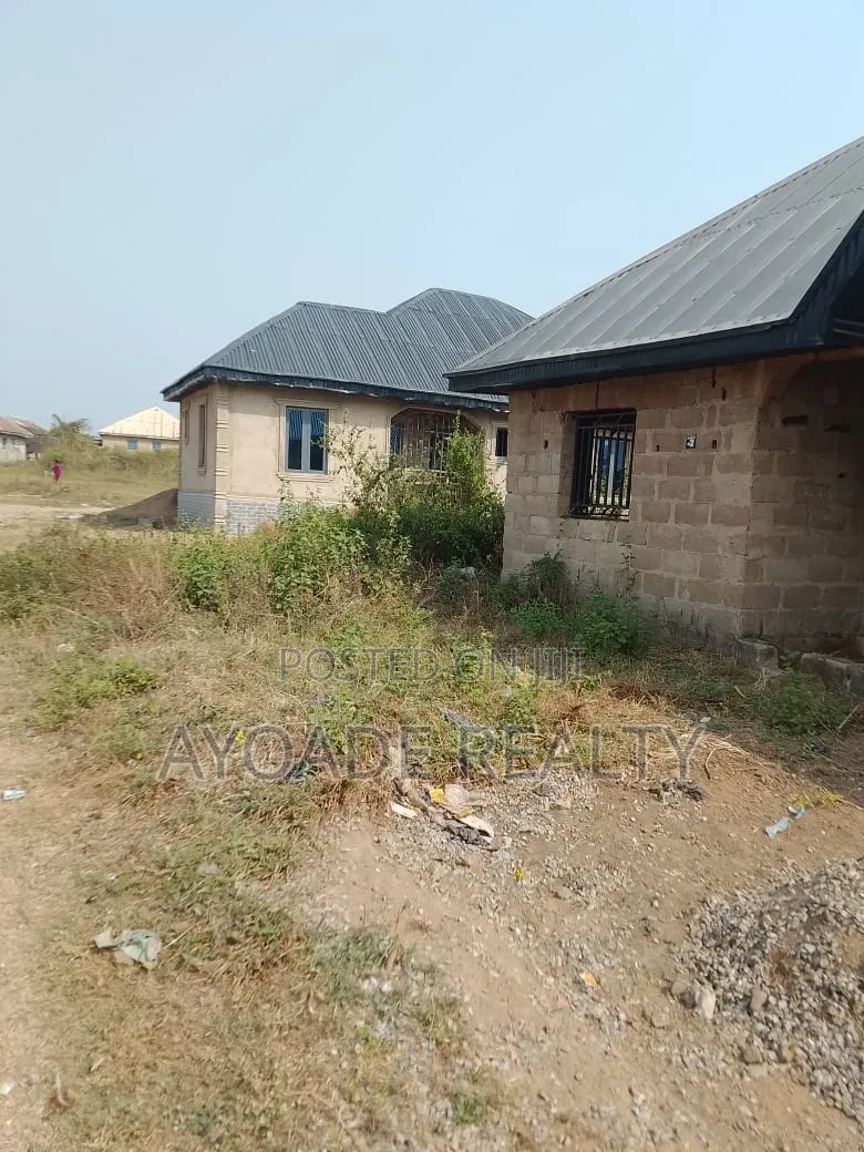 3bdrm Bungalow in Apata Ajoda, Ibadan for sale