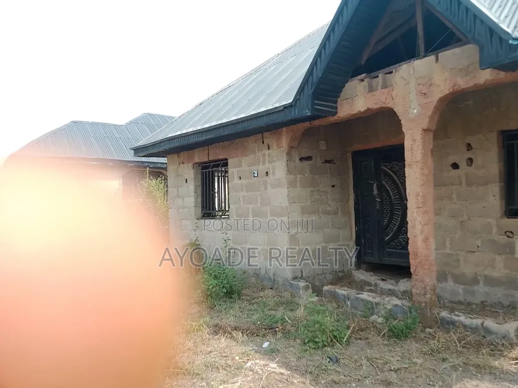 3bdrm Bungalow in Apata Ajoda, Ibadan for sale