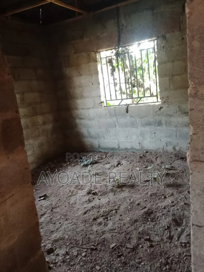 3bdrm Bungalow in Apata Ajoda, Ibadan for sale