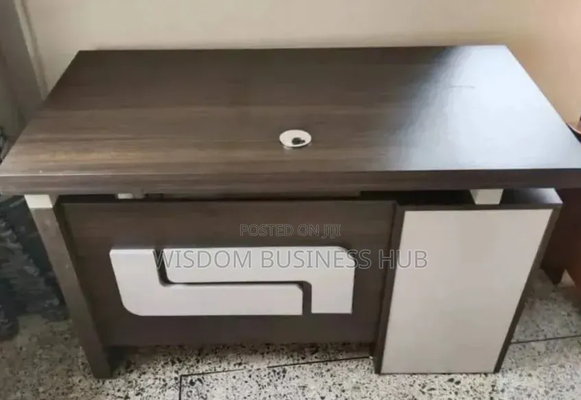 Mini Office Desk for Use in Offices