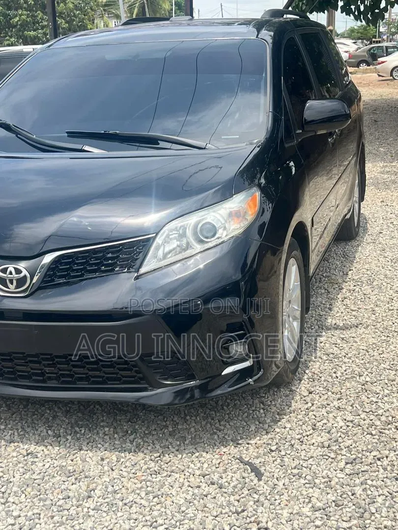 Toyota Sienna 2011 Gray