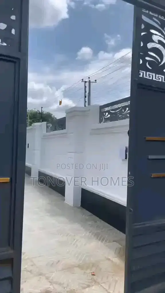 4bdrm Bungalow in Owerri for sale