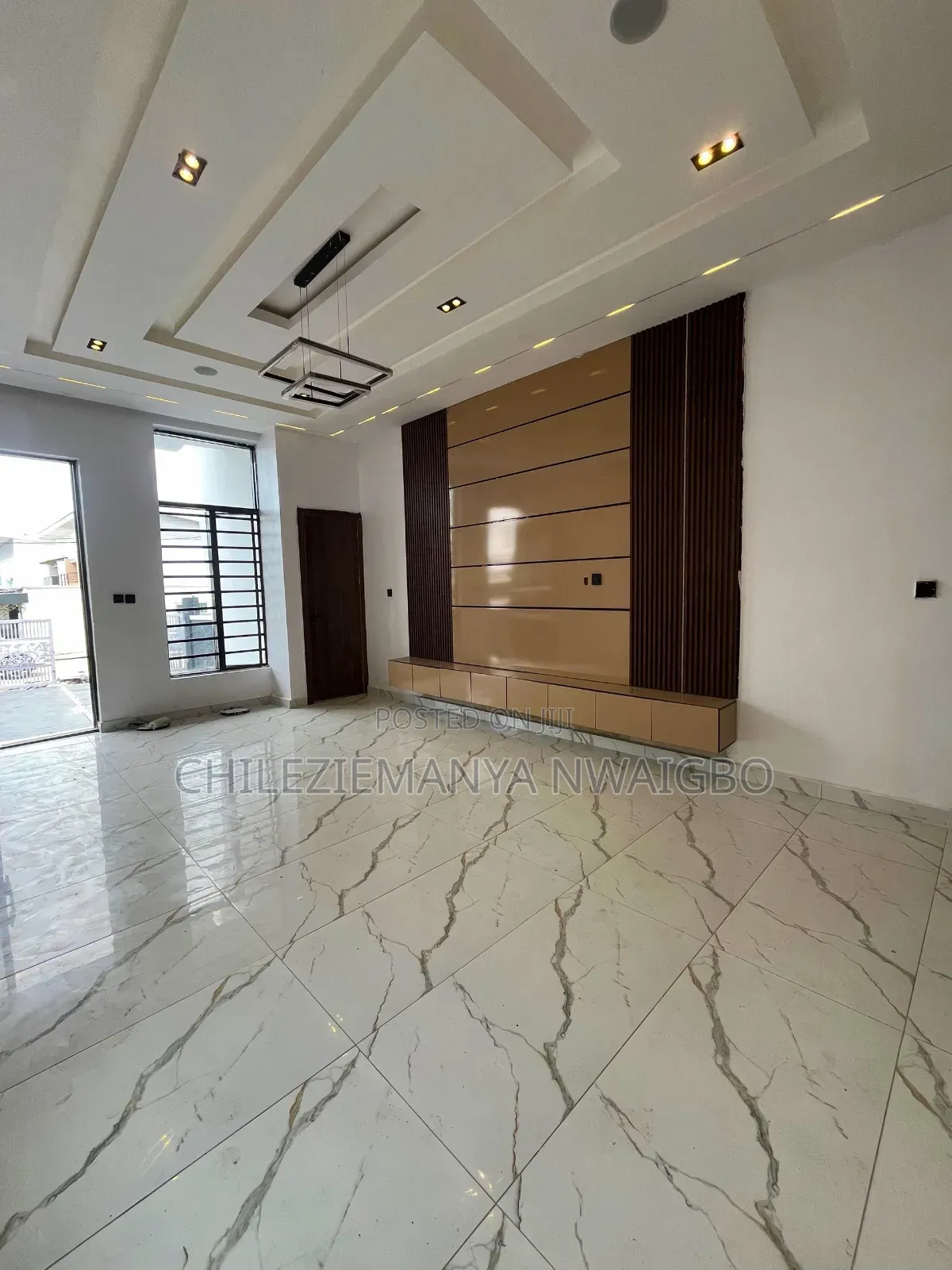 4bdrm Duplex in Ikota for sale