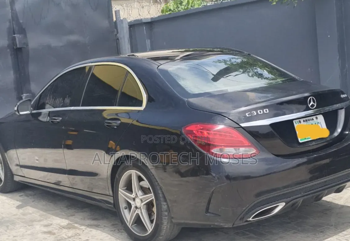 Mercedes-Benz C300 2015 Black
