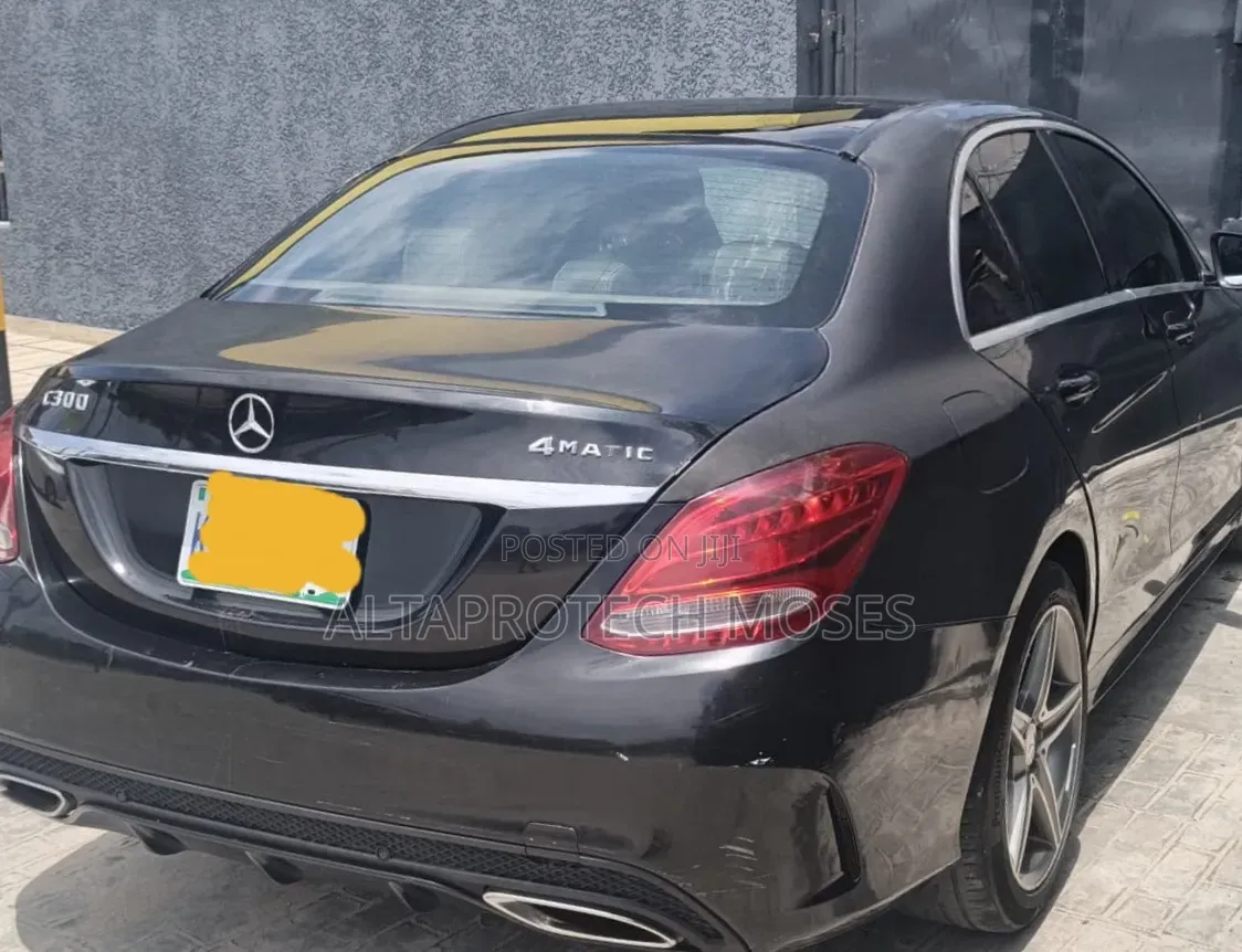 Mercedes-Benz C300 2015 Black