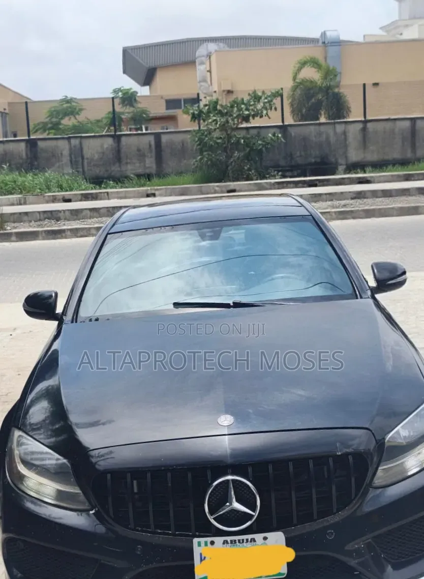 Mercedes-Benz C300 2015 Black
