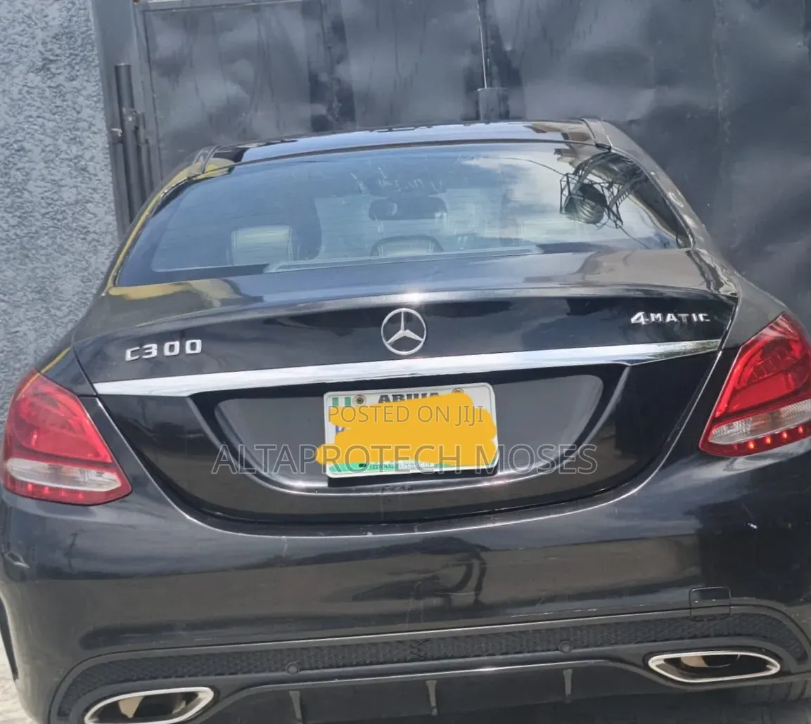 Mercedes-Benz C300 2015 Black