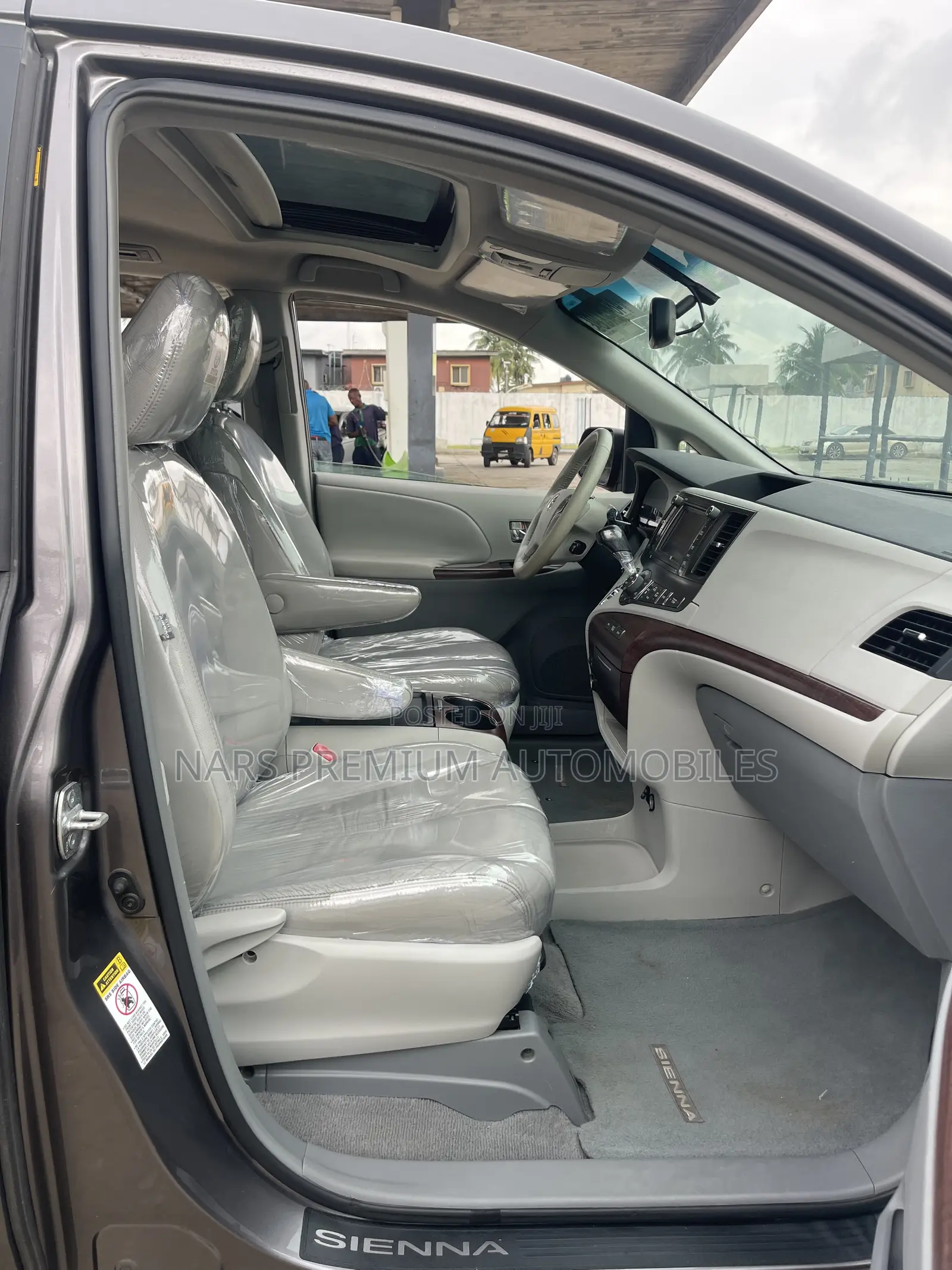 Toyota Sienna XLE 8 Passenger 2011 Gray