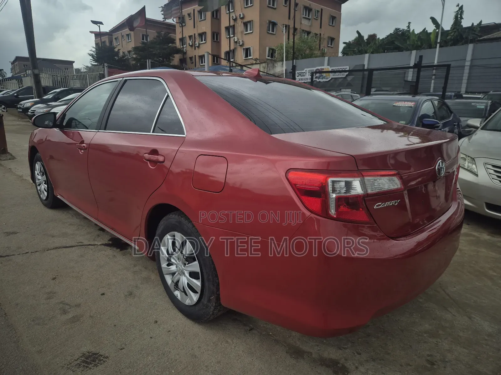 Toyota Camry LE 4dr Sedan (2.5L 4cyl 6A) 2012 Red