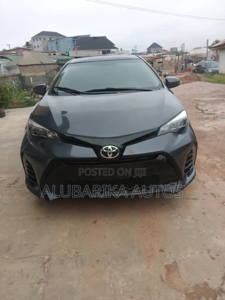 Toyota Corolla 2018 Gray