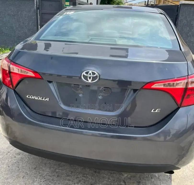 Toyota Corolla LE (1.8L 4cyl 2A) 2019 Gray