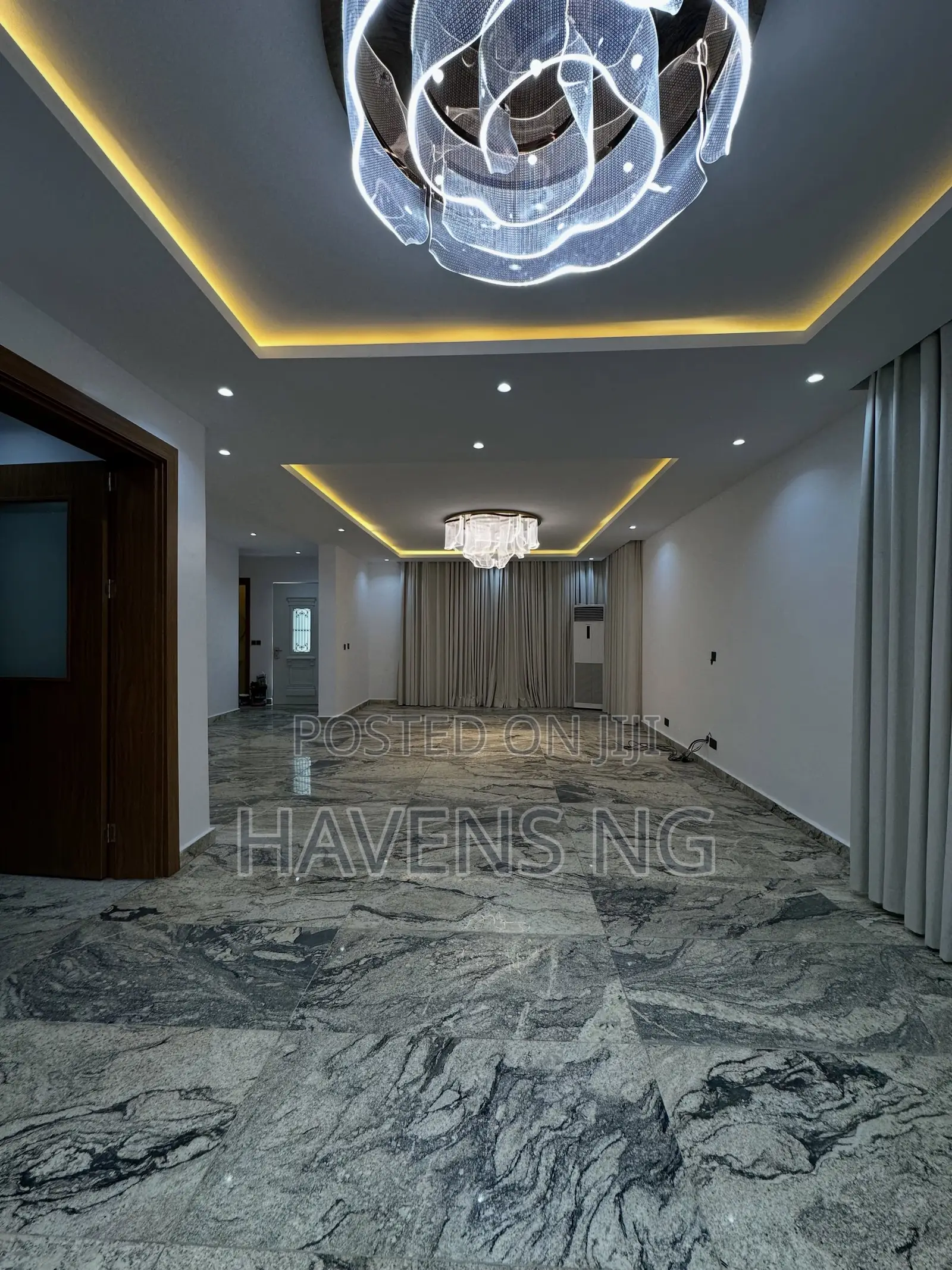 6bdrm Duplex in Mabushi for sale