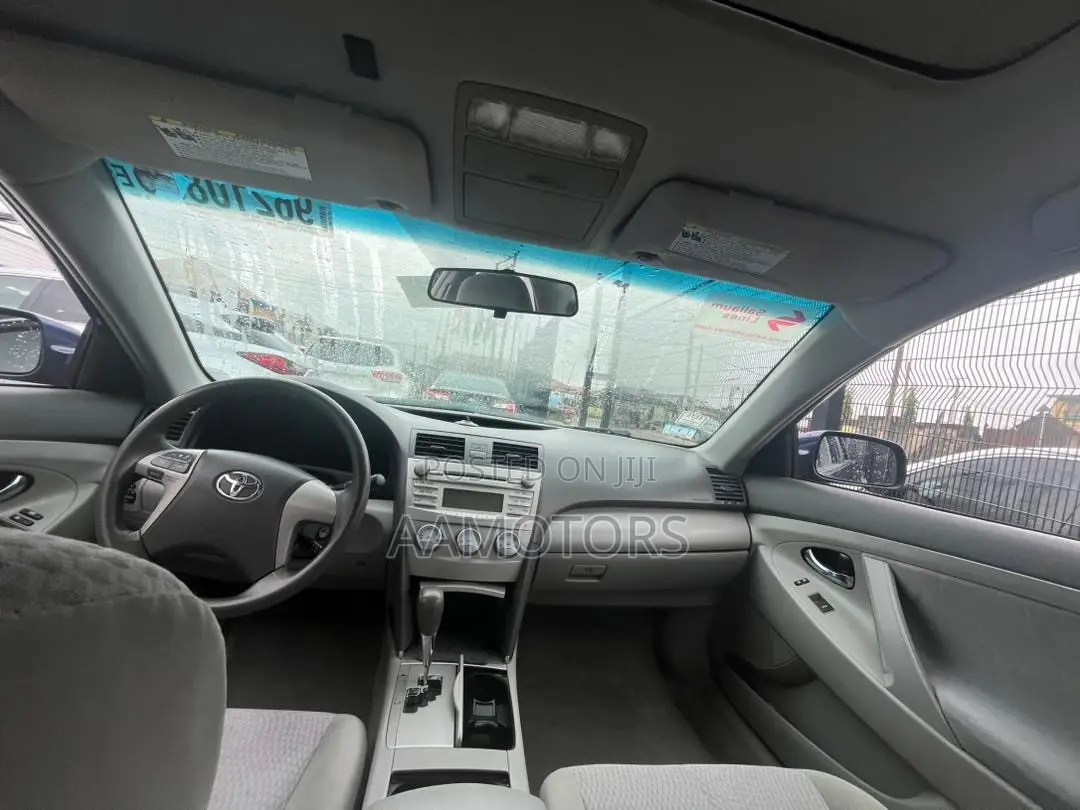 Toyota Camry LE 4dr Sedan (2.5L 4cyl 6AM) 2010 Blue