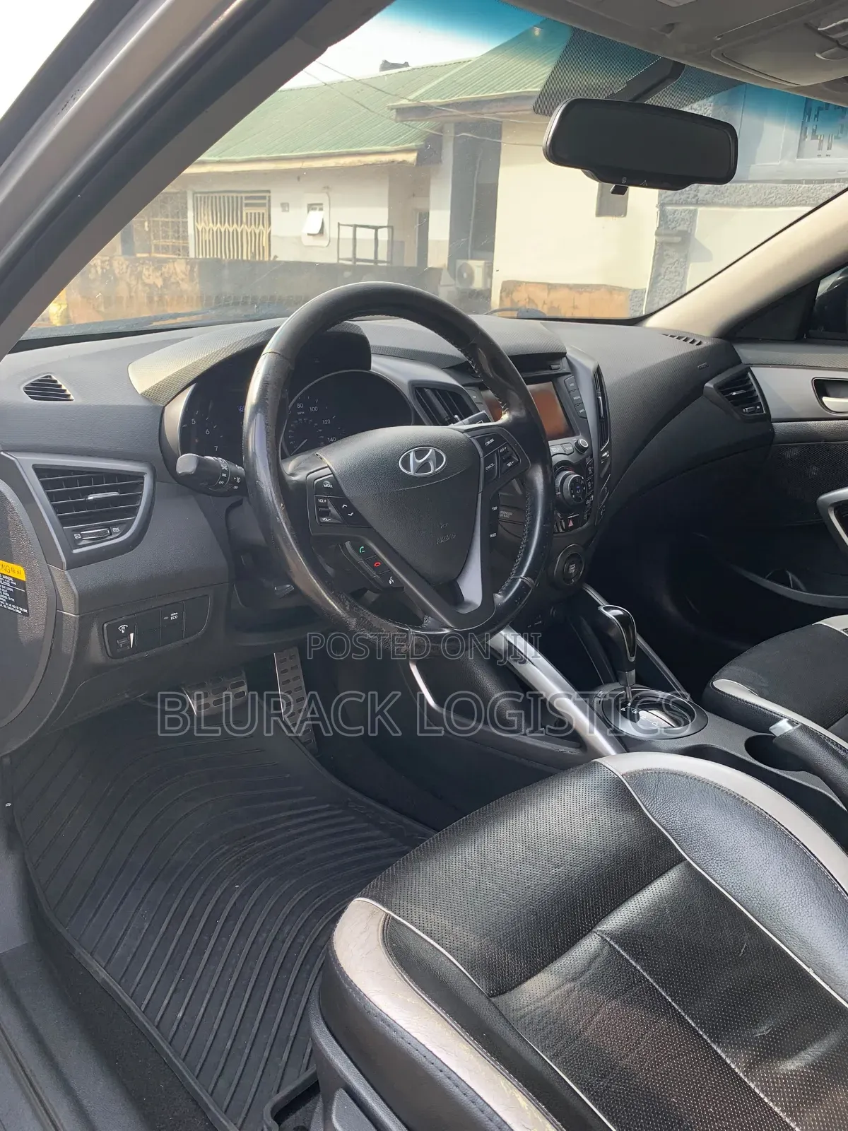 Hyundai Veloster 3dr Hatchback w/Black Interior (1.6L 4cyl 6AM) 2014