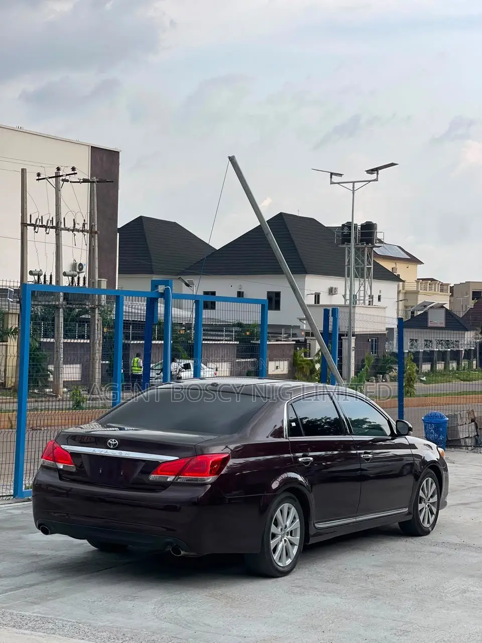 Toyota Avalon Base Sedan FWD (3.5L 6cyl 6A) 2012 Maroon