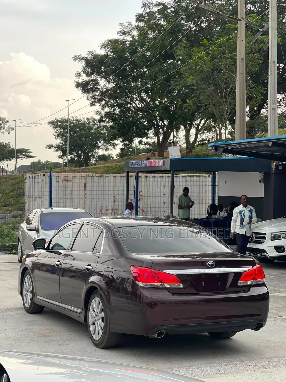 Toyota Avalon Base Sedan FWD (3.5L 6cyl 6A) 2012 Maroon