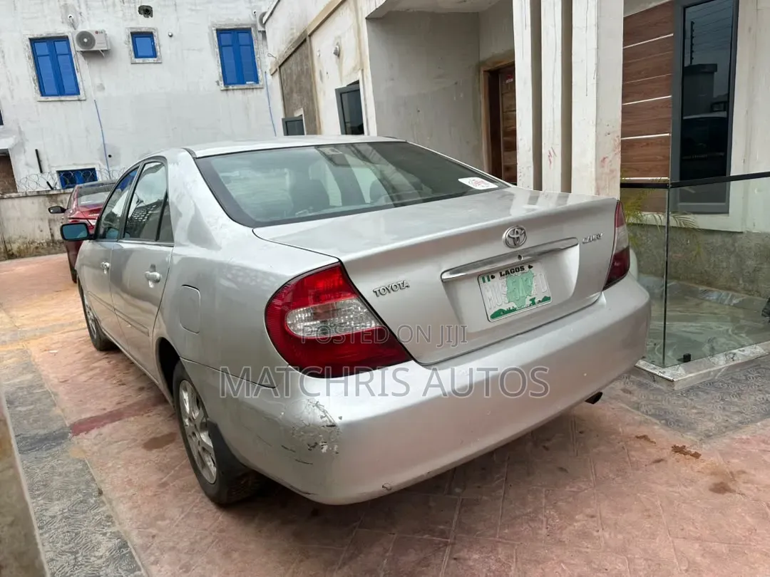 Toyota Camry LE 4dr Sedan (2.4L 4cyl 5M) 2003 Silver