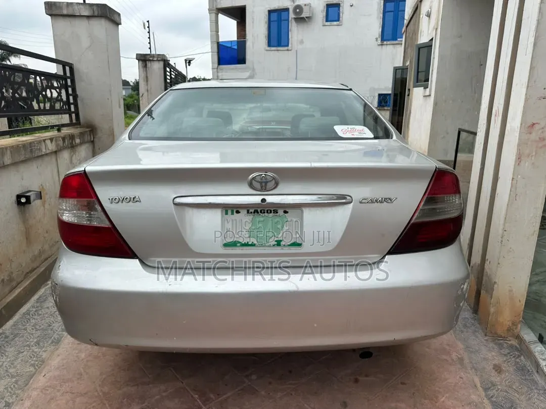 Toyota Camry LE 4dr Sedan (2.4L 4cyl 5M) 2003 Silver