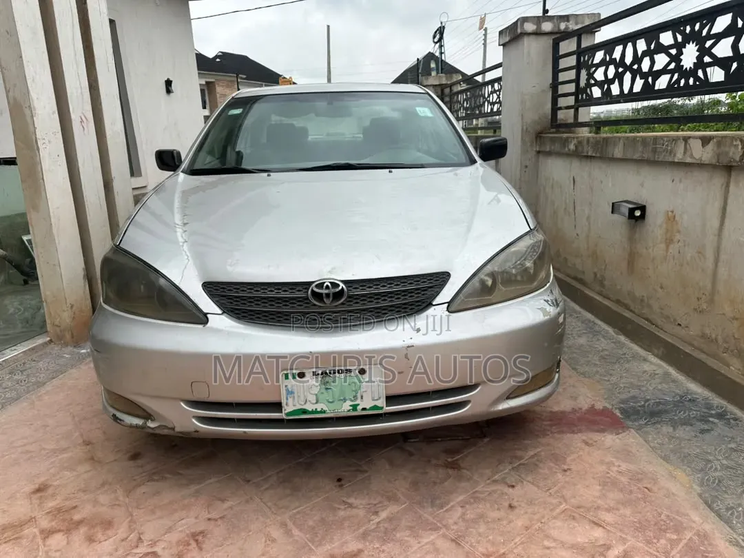 Toyota Camry LE 4dr Sedan (2.4L 4cyl 5M) 2003 Silver