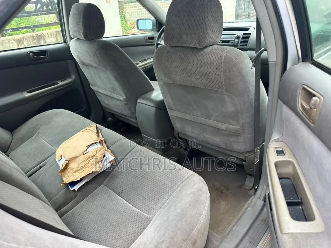 Toyota Camry LE 4dr Sedan (2.4L 4cyl 5M) 2003 Silver