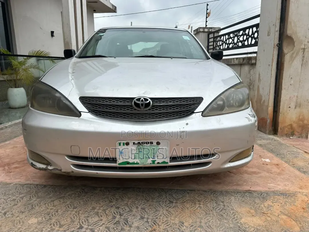 Toyota Camry LE 4dr Sedan (2.4L 4cyl 5M) 2003 Silver