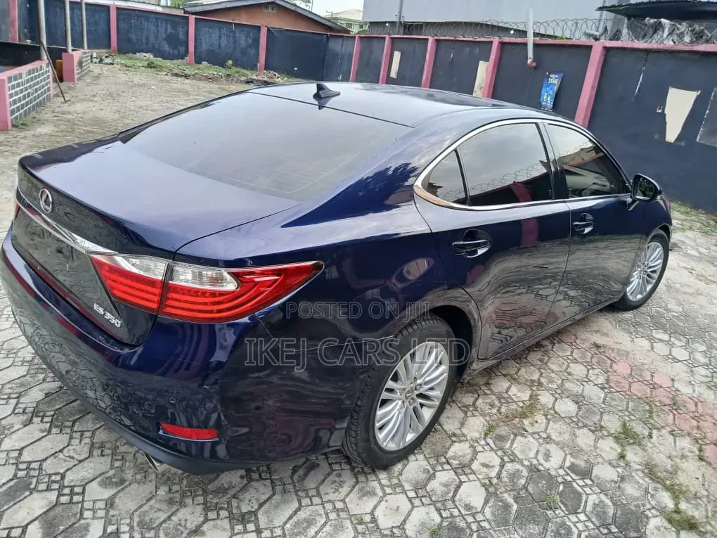 Lexus ES 2013 Blue