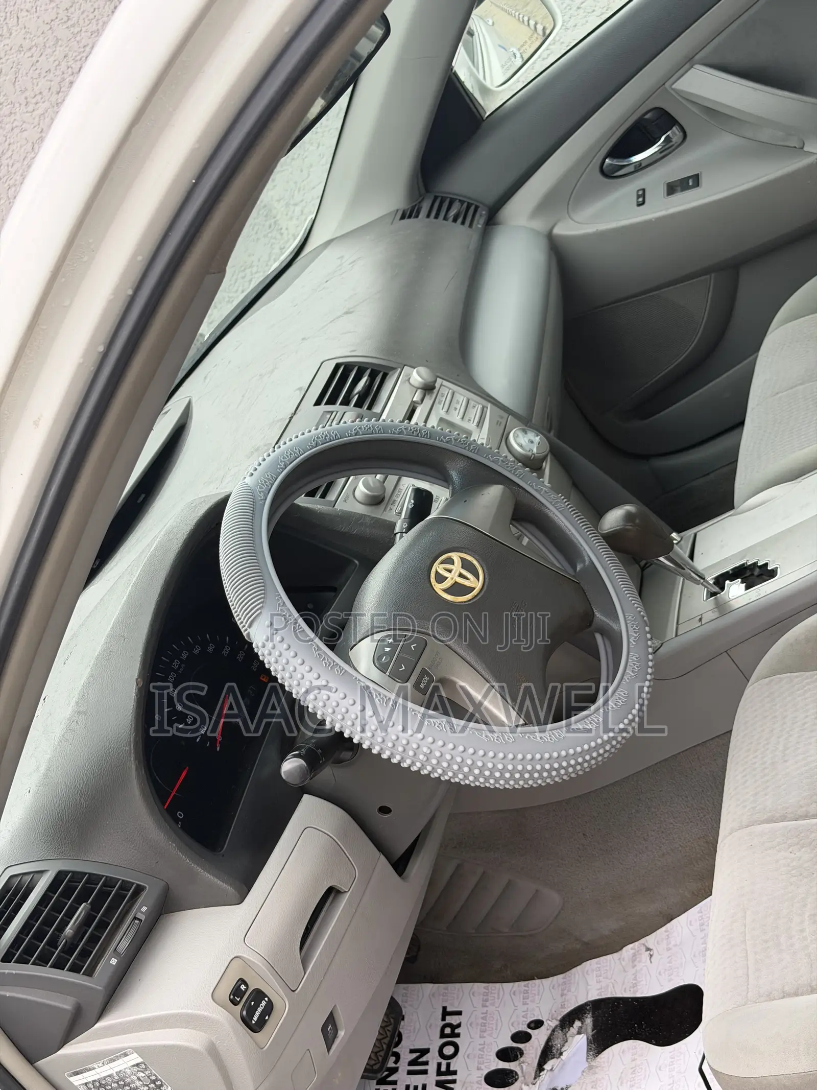 Toyota Camry LE 4dr Sedan (2.5L 4cyl 6AM) 2010 White